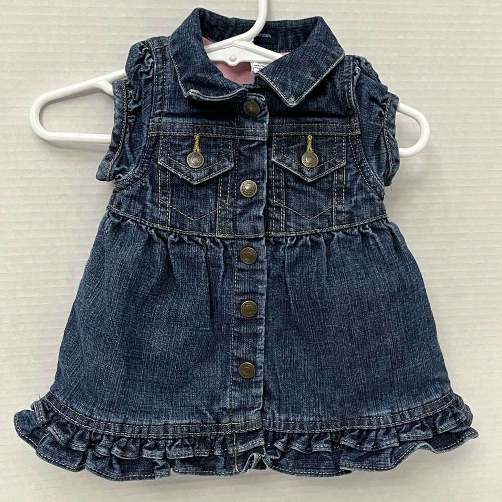 Baby Gap baby girls jean dress. Size 0-3M excellent condition
